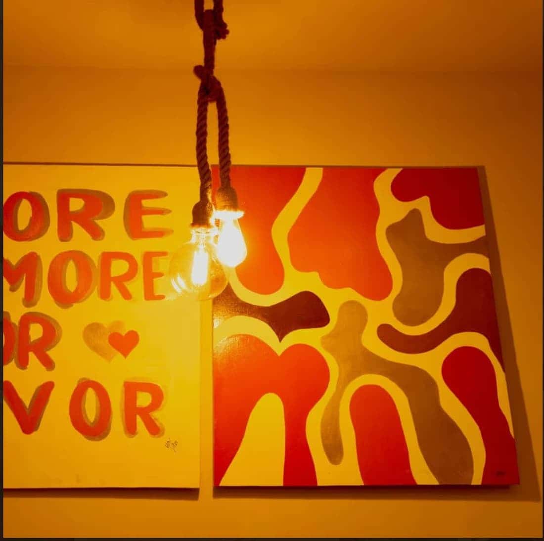 art mural et ampoule chaleureuse